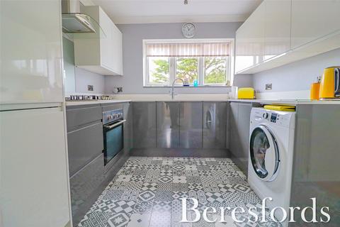 7 Swift Close, Upminster, RM14 1EH