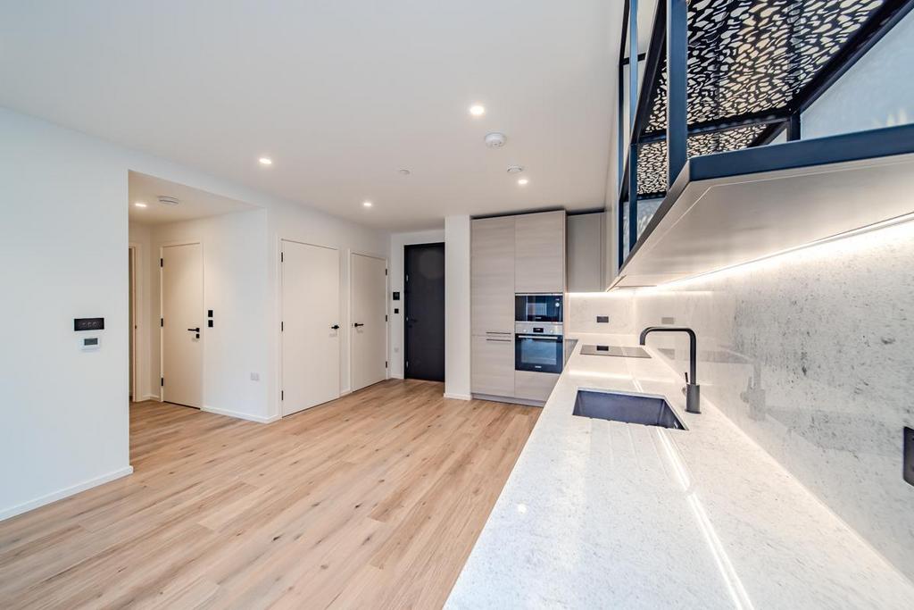 Hawser Lane, London, E14 1 bed apartment to rent £2,050 pcm (£473 pw)