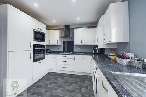 2 bedroom flat for sale, Peal Close, Rochester ME3