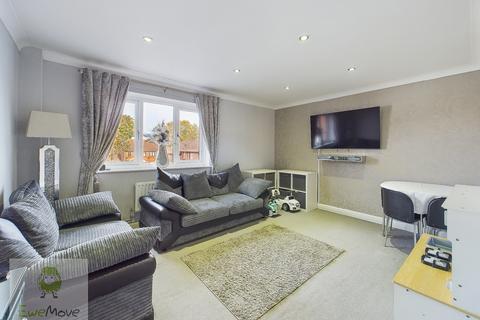 2 bedroom flat for sale, Peal Close, Rochester ME3