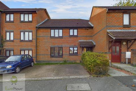 2 bedroom flat for sale, Peal Close, Rochester ME3