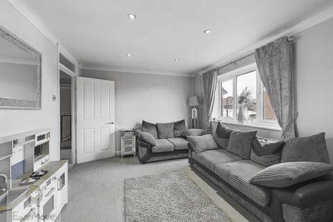 2 bedroom flat for sale, Peal Close, Rochester ME3