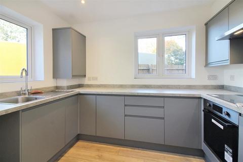 2 bedroom end of terrace house for sale, Ailward Road, Aylesbury