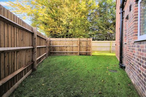 2 bedroom end of terrace house for sale, Ailward Road, Aylesbury