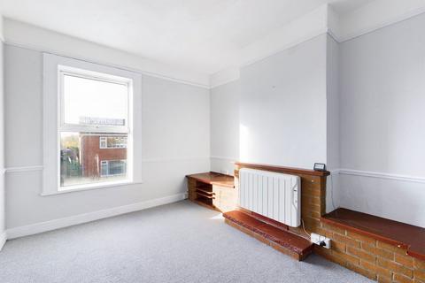 1 bedroom apartment to rent, Carlton Road, Boston