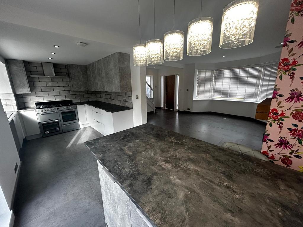Kitchen f