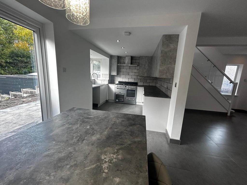 Kitchen b