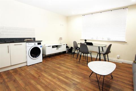 1 bedroom flat to rent, Brunswick Court, Leeds