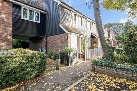 2 bedroom end of terrace house for sale, Chardwell Close, Beckton, London, E6