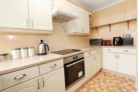 3 bedroom terraced house for sale, Arran Close, Erith DA8