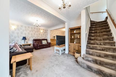 15 Acacia Avenue, Ruislip, HA4 8RQ