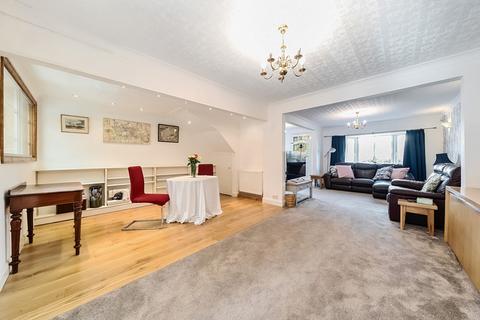 15 Acacia Avenue, Ruislip, HA4 8RQ