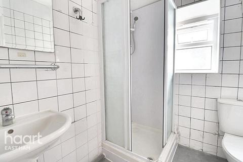 2 bedroom flat for sale, Sixth Avenue, London