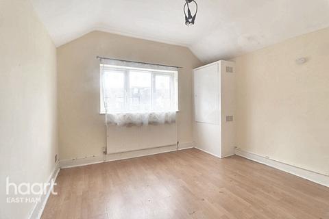 2 bedroom flat for sale, Sixth Avenue, London