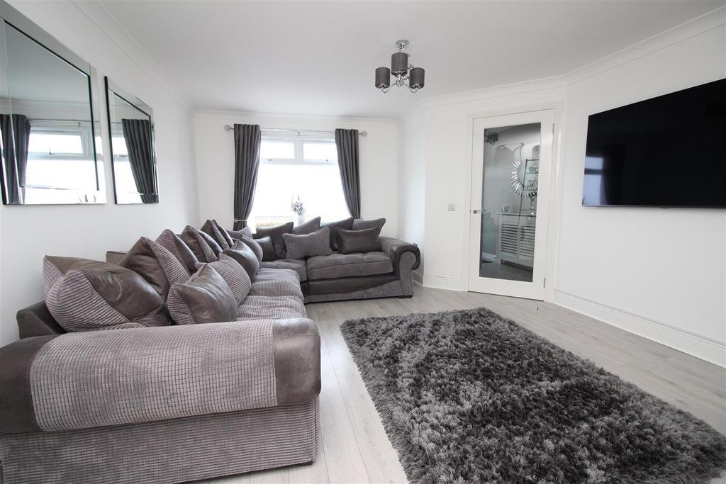 Cobham Street, Greenock PA15 3 bed semidetached house for sale £179,000