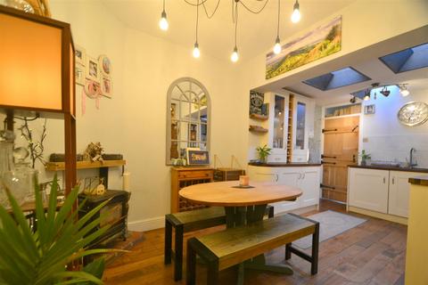 2 bedroom terraced house for sale, Belmont Road