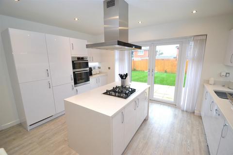 4 bedroom detached house for sale, Meadow Avenue, Shenley