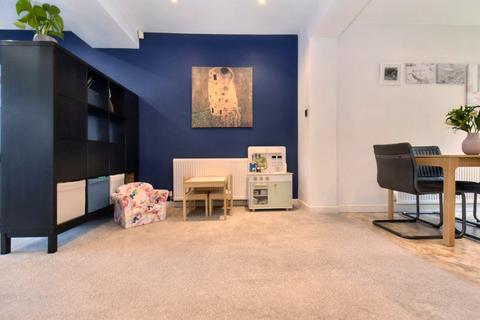 30 Parkland Gardens, Leeds, LS6 4PG