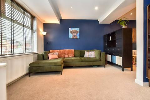 30 Parkland Gardens, Leeds, LS6 4PG