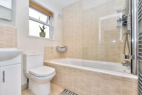 30 Parkland Gardens, Leeds, LS6 4PG