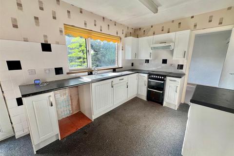 4 bedroom semi-detached bungalow for sale, Broomfield, Elland