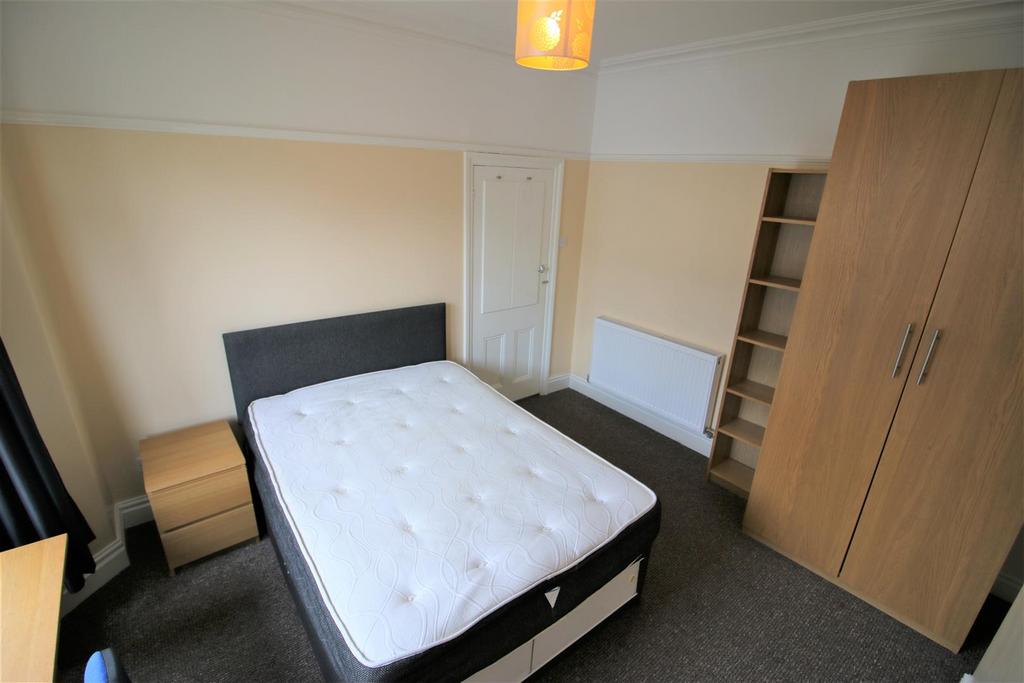 Bedroom 1.jpg
