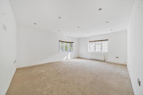 4 bedroom detached house for sale, Chertsey Lane, Surrey TW18