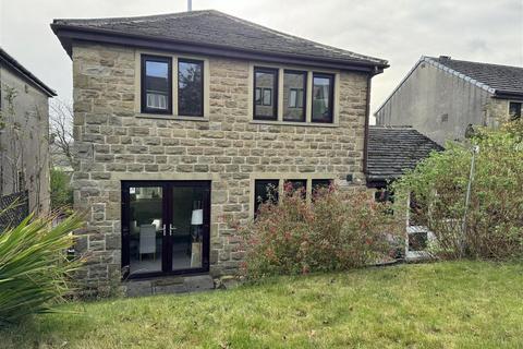 4 bedroom detached house for sale, Greenlaws Close, Holmfirth HD9