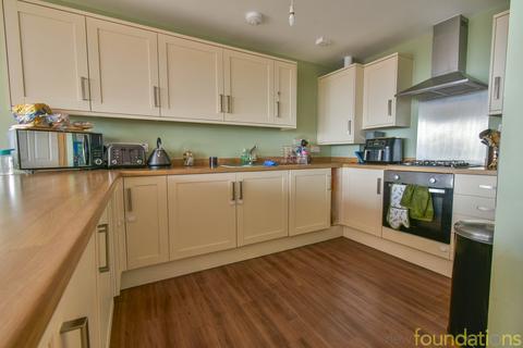 2 bedroom flat for sale, Buckhurst Road, Bexhill-on-Sea, TN40