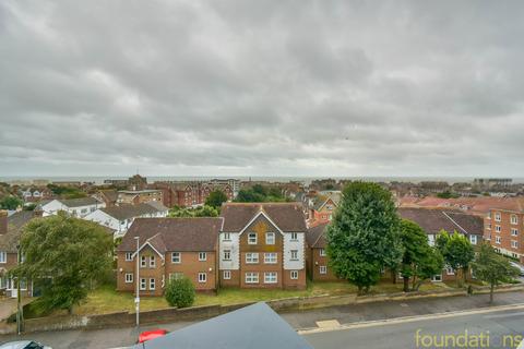 2 bedroom flat for sale, Buckhurst Road, Bexhill-on-Sea, TN40