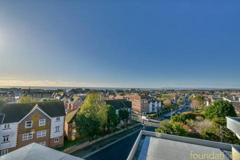 2 bedroom flat for sale, Buckhurst Road, Bexhill-on-Sea, TN40