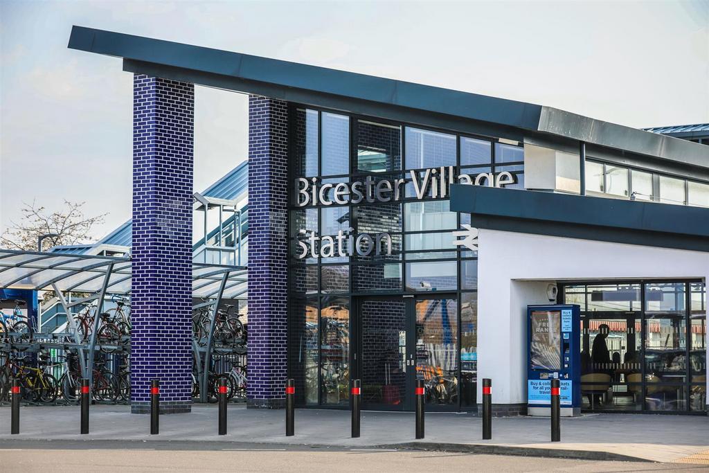 BICESTER VILLAGE STATION.jpg