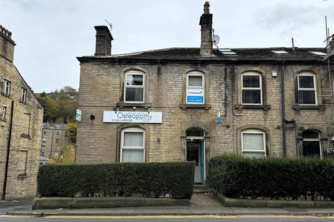 Property to rent, Huddersfield Road, Holmfirth HD9