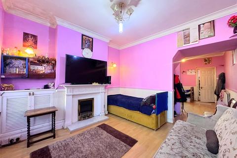 2 bedroom terraced house for sale, Turner Road, Leicester LE5