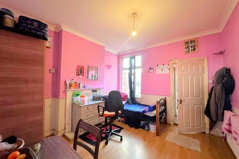 2 bedroom terraced house for sale, Turner Road, Leicester LE5