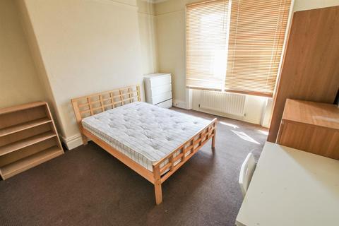 3 bedroom flat to rent, £110pppw - Tavistock Road, West Jesmond