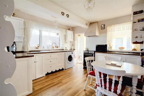 3 bedroom detached house for sale, Mansfield Road, Redhill, Nottingham