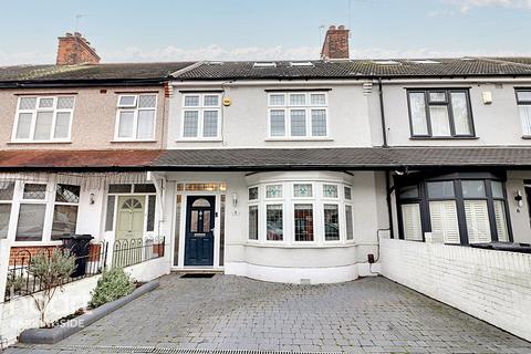 4 bedroom terraced house for sale, Cranbourne Gardens, Barkingside