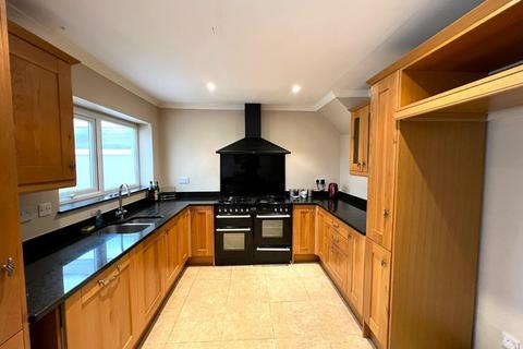 3 bedroom end of terrace house for sale, Conrad Close, Liden