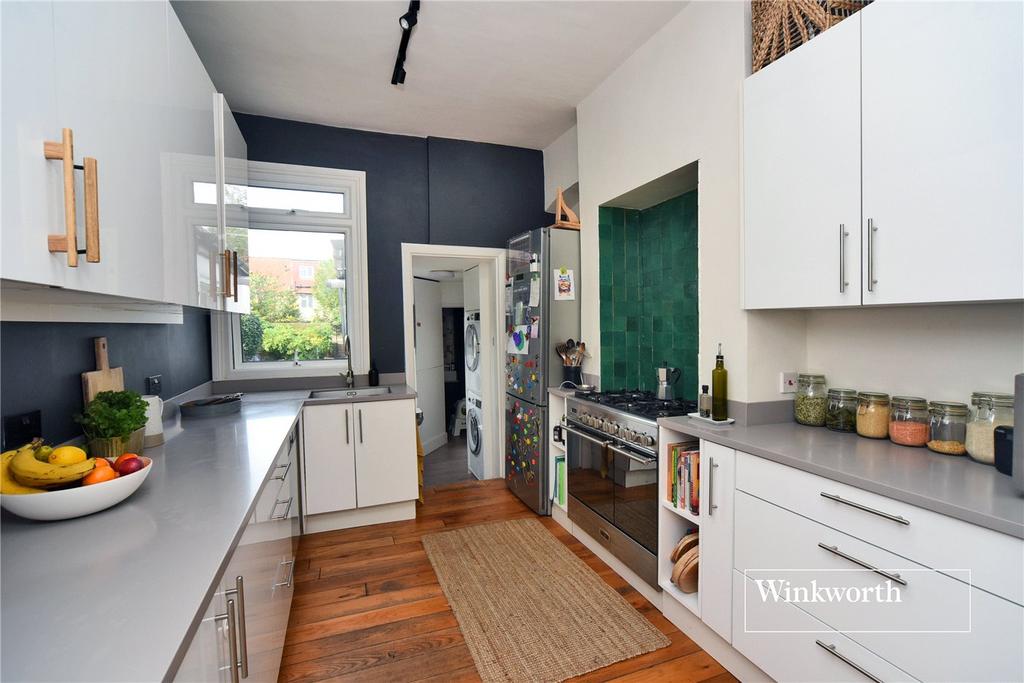Washington Road, Worcester Park, KT4 3 bed terraced house for sale £