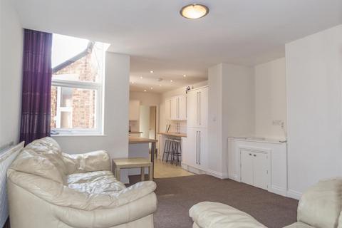 4 bedroom flat to rent, £150pppw - Buston Terrace, Jesmond