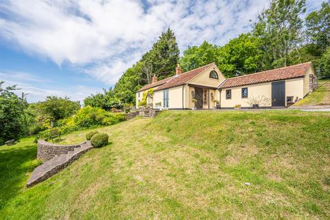 3 bedroom house for sale, Elevated position upon Tickenham Hillside