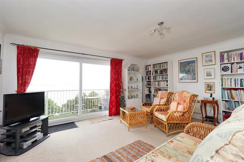 2 bedroom flat for sale, Coastal apartment along Wellington Terrace, Clevedon