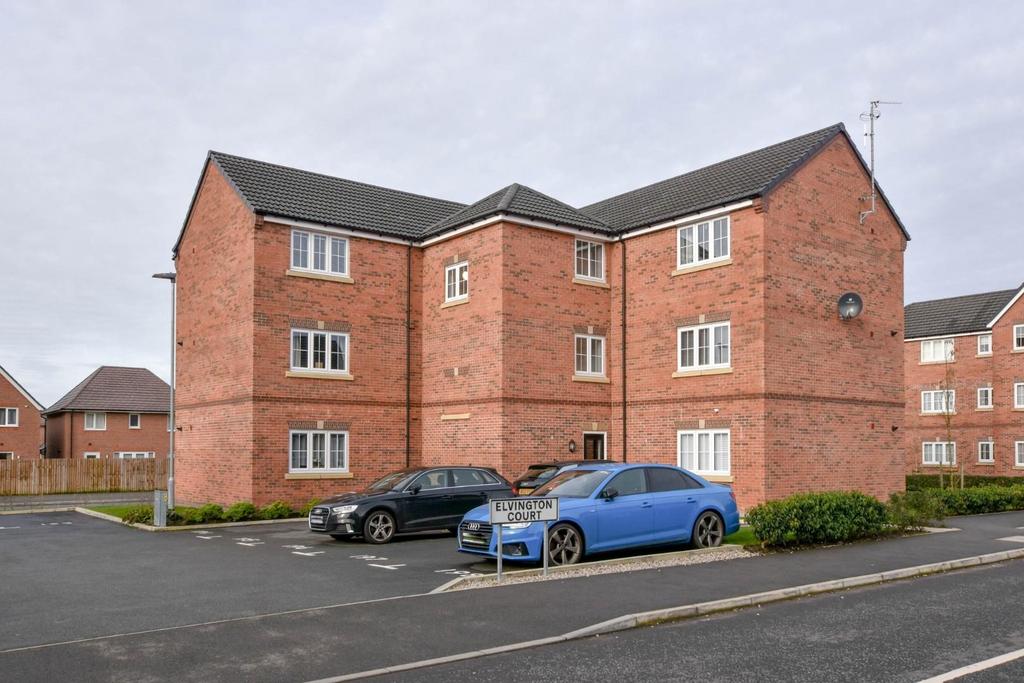 Elvington Court, Lakenheath Crescent... 2 bed apartment for sale £116,000
