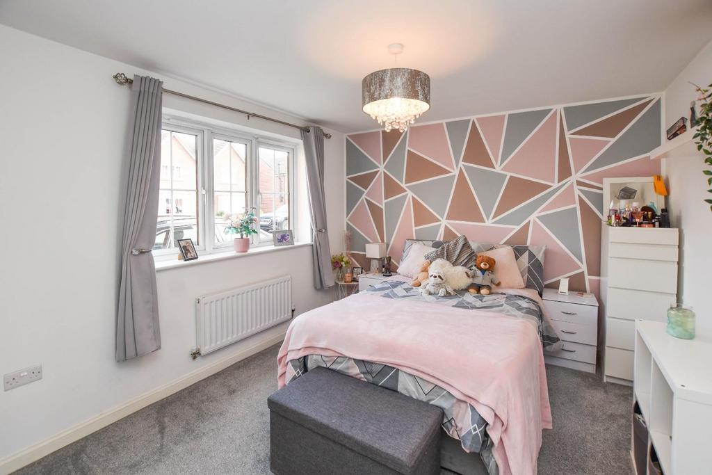 Elvington Court, Lakenheath Crescent... 2 bed apartment for sale £116,000