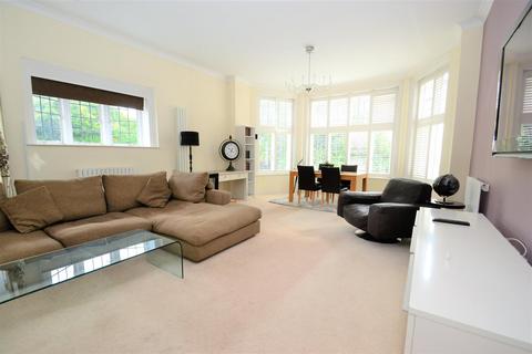 2 bedroom apartment to rent, Osbert House