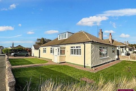 4 bedroom detached bungalow for sale, York Close, Prestatyn, Denbighshire LL19 8DF