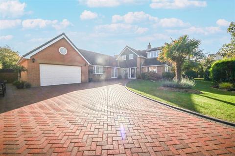 4 bedroom detached house for sale, Fleetwood Road, Southport PR9