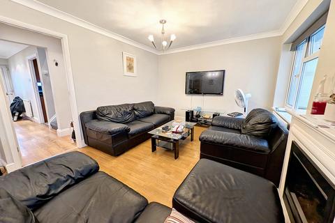 1 Windmill Close, Upminster, RM14 2HD