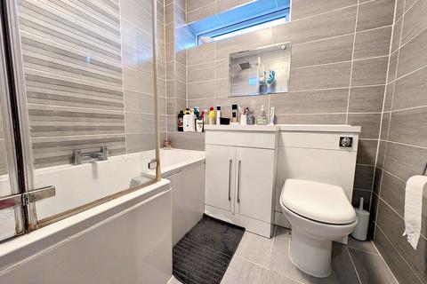 1 Windmill Close, Upminster, RM14 2HD